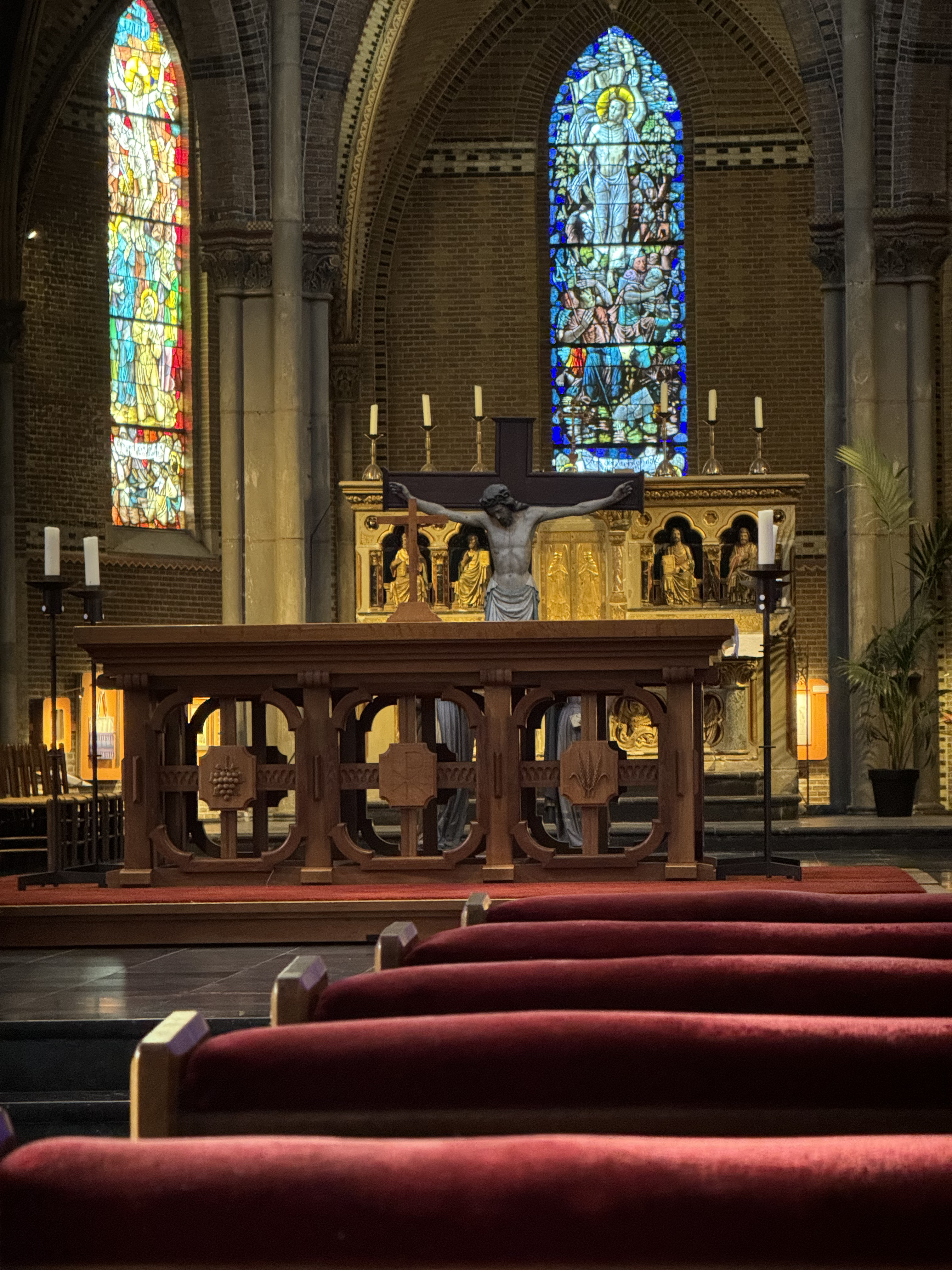 Eindhoven'daki Aziz Katerina Kilisesi'nin sunağı